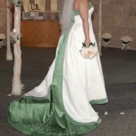 Unique Wedding Dress - size 12